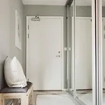 3-room - In The Middle Of Center